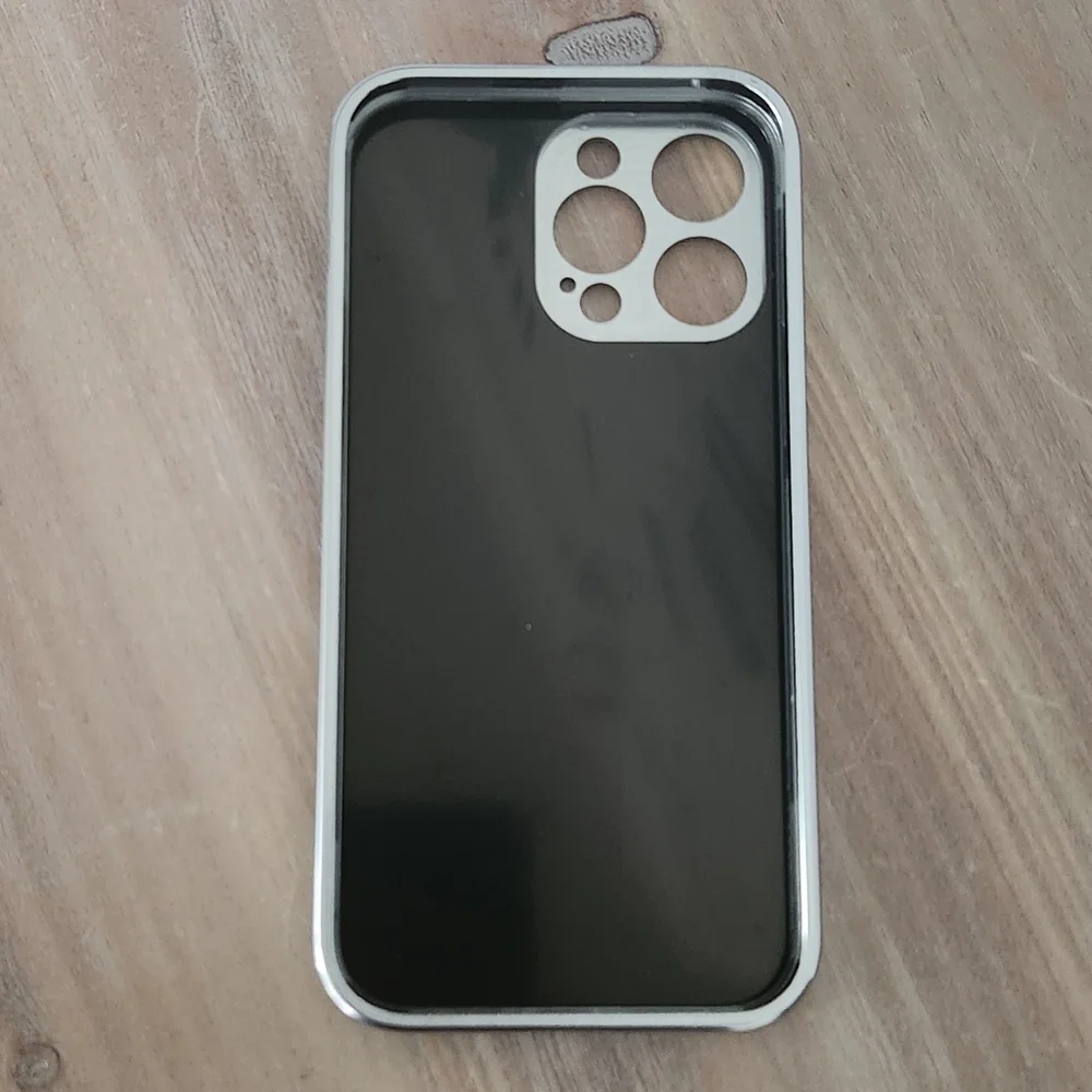 📱 iPhone 14 Pro Max Metal Luxury Case – Silver Polished Finish, NWT phone case
